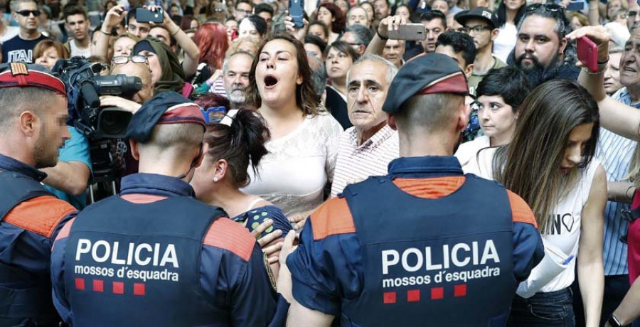 Los Mossos investigan el móvil del asesinato de una niña de trece años en Vilanova i la Geltrú