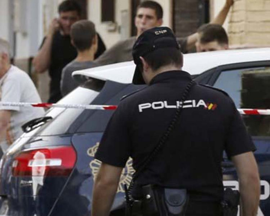 Detenido un hombre por grabar debajo de la falda de una menor