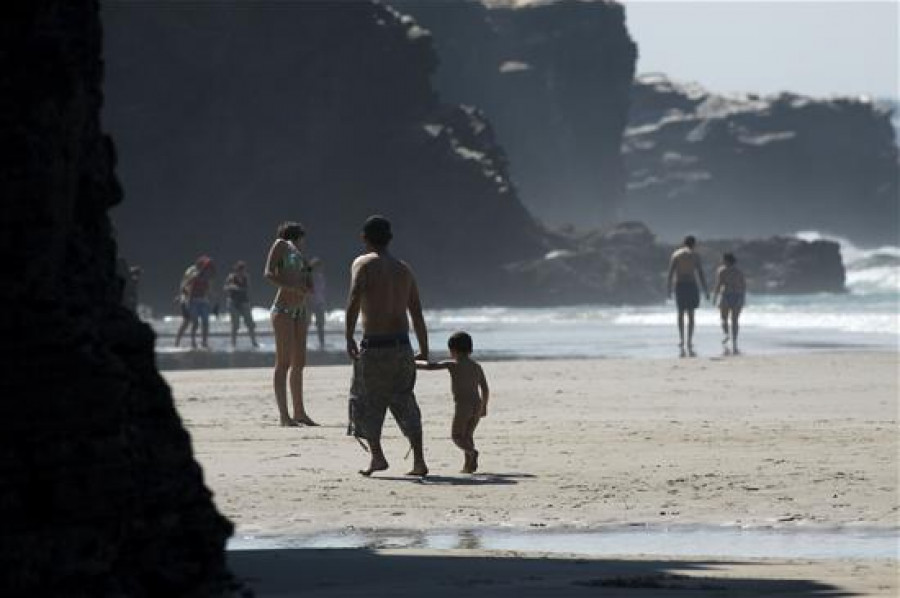 La playa de las Catedrales, elegida la mejor de España y la sexta del mundo