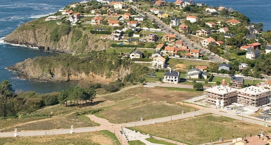 Oleiros ingresa 600.000 euros por la venta de siete parcelas municipales urbanizables
