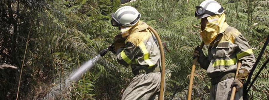 Arranca la huelga de bomberos privados con quejas por los servicios mínimos