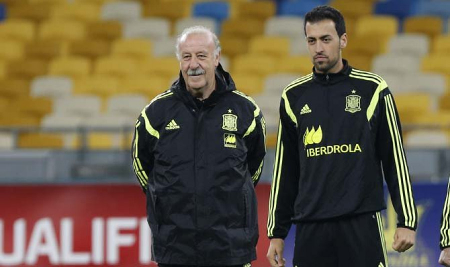 Busquets abandona la concentración por lesión
