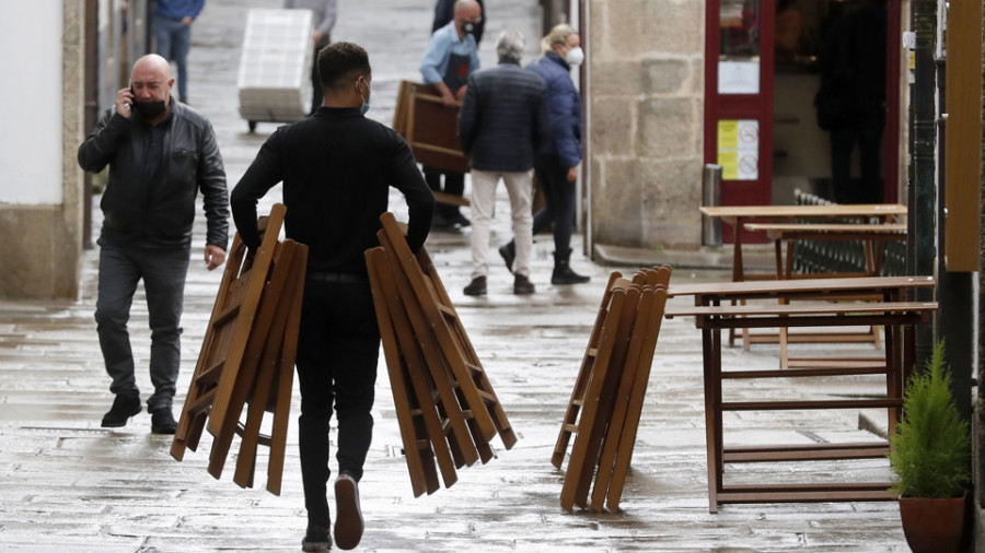 Galicia cierra la hostelería en las ciudades y 53 municipios más y su perímetro desde este viernes