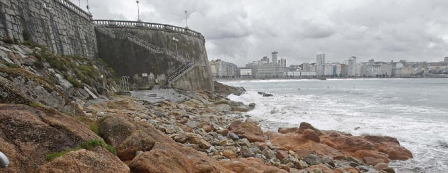 El Ayuntamiento de A Coruña activa un dispositivo de seguridad en la costa