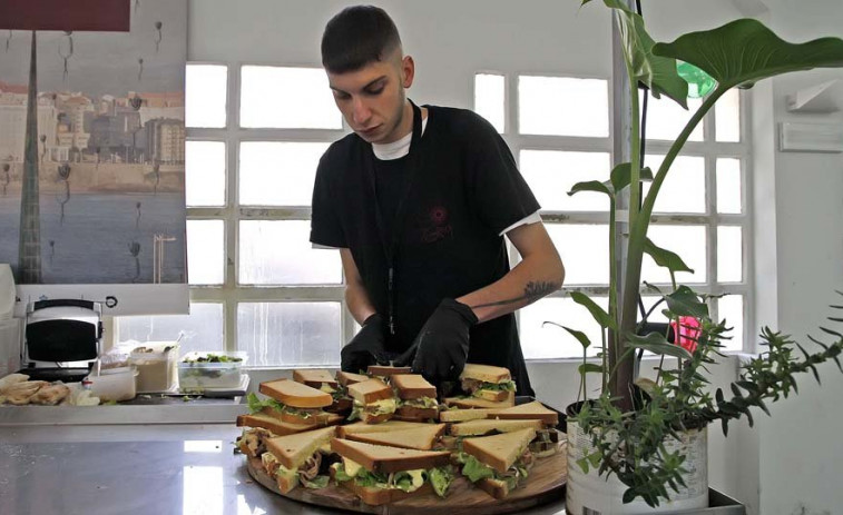 Bocata de cordero de Navidad, cerdo al estilo Shin Chan o perrito faldero: el Boucatise aterriza en A Coruña