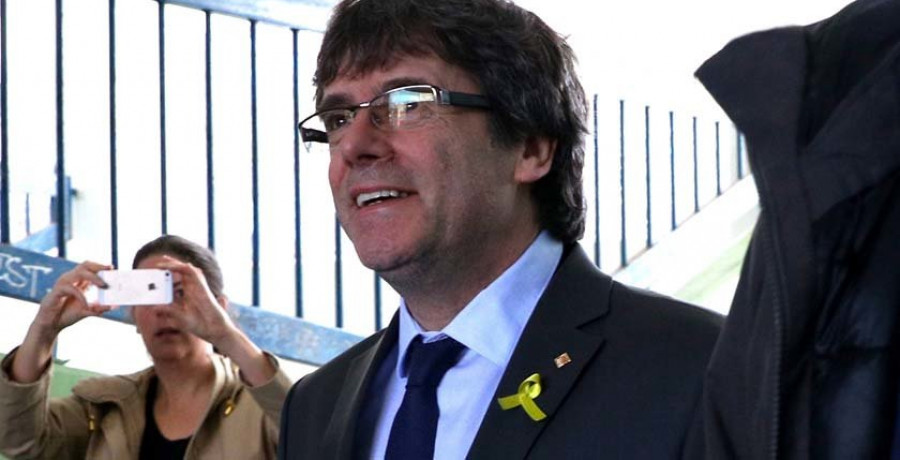 El juez apunta a dos reuniones de Puigdemont con un empresario vinculado al 3%