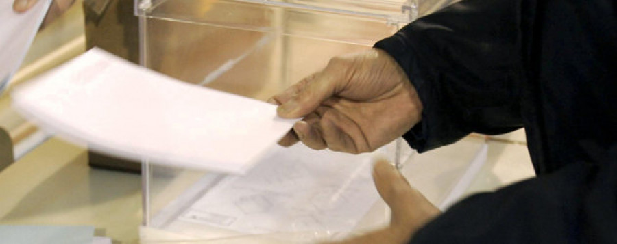 Más de 2,2 millones de gallegos podrán votar este domingo y 82.300 de ellos, por primera vez