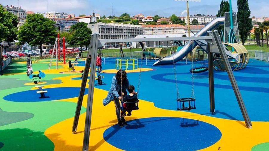 Sada abre el área infantil del paseo marítimo tras completar su adecuación