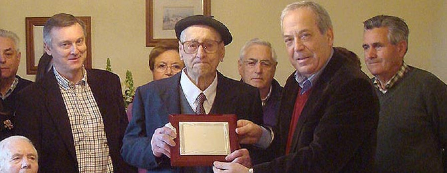 BETANZOS - Un vecino de la parroquia de Requián cumple cien años
