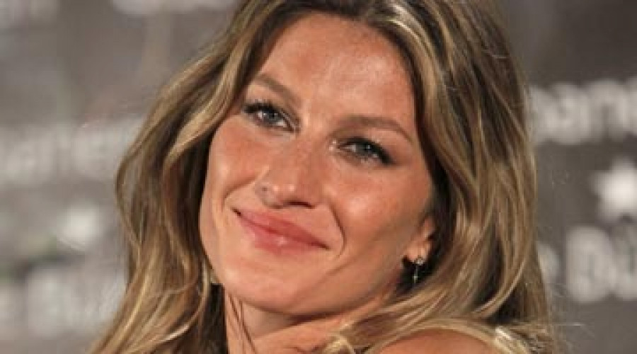 Gisele Bundchen presenta su nueva lencería, con un toque de erotismo