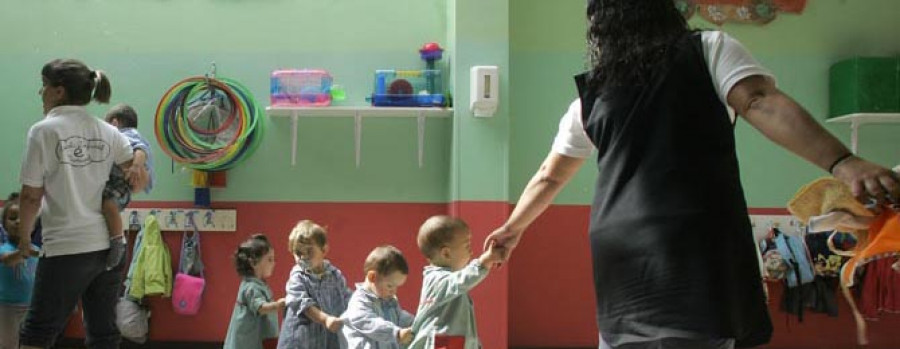 ARTEIXO - Educación elimina  el autobús y el pago  de la matrícula en la guardería de Sabón