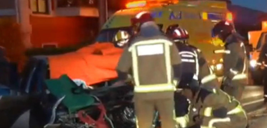 Un coche se sale de la vía cuando iba a 200 kilómetros por hora  en un tramo de 50 en Gondomar