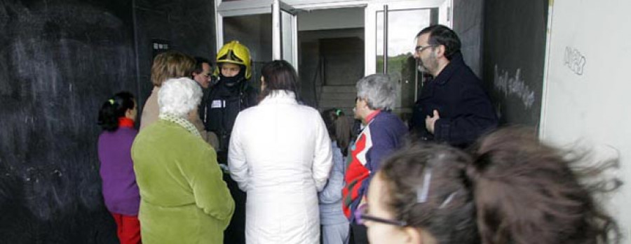 Dos alarmas por gas en sendos edificios empujan a los vecinos a abandonar sus viviendas