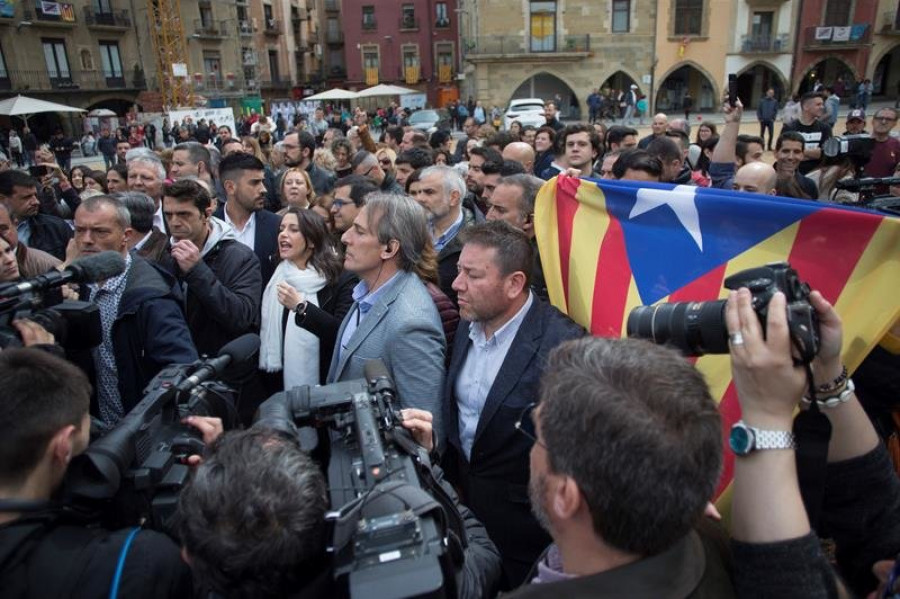 Insultos y amenazas a Inés Arrimadas en un acto en Vic