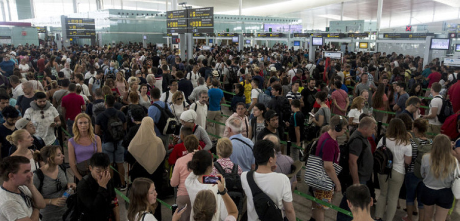 La reunión por el conflicto en El Prat acaba sin acuerdo pero con avances