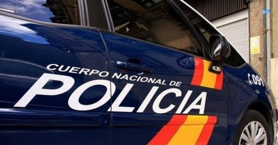 La Policía Nacional detiene a un hombre en A Coruña acusado de robo con fuerza en una oficina