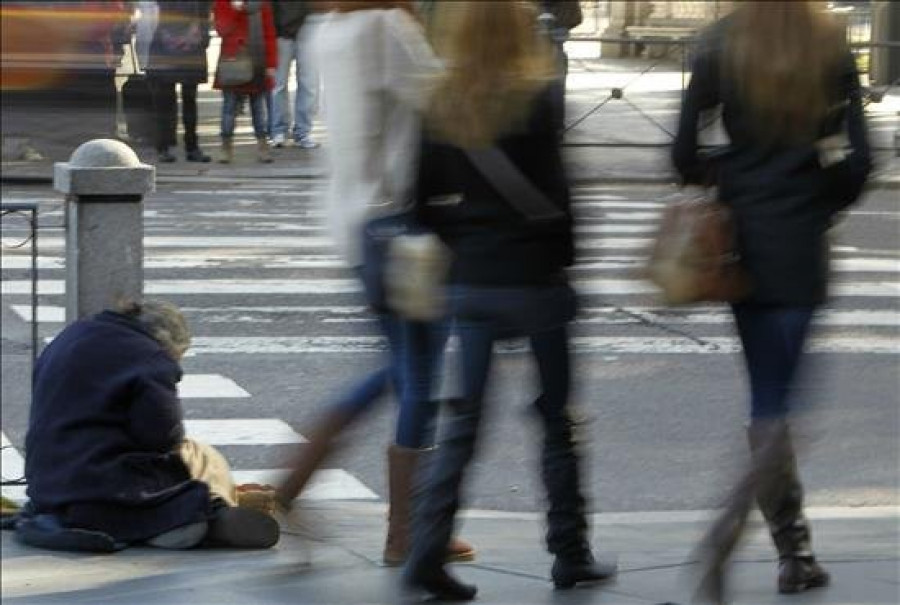 Casi 123 millones de europeos están bajo riesgo de pobreza, según Eurostat