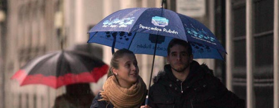 Un temporal llega a la ciudad para despedir 2013 con viento y lluvia