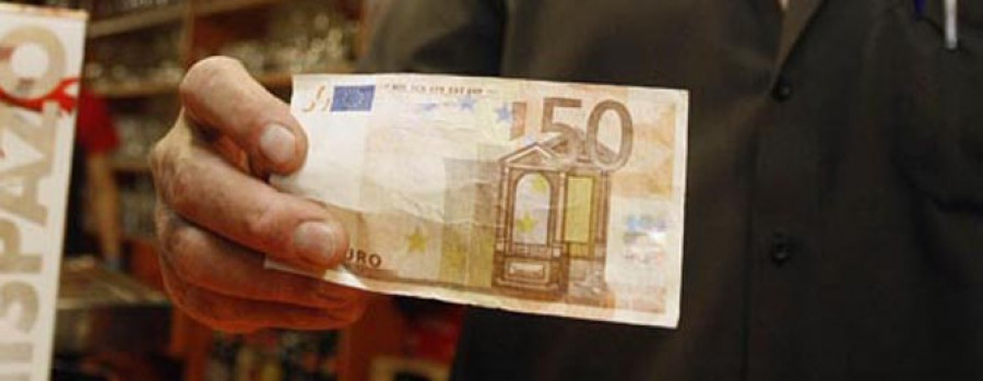 Un grupo organizado se dedica a pagar con billetes falsos de 50