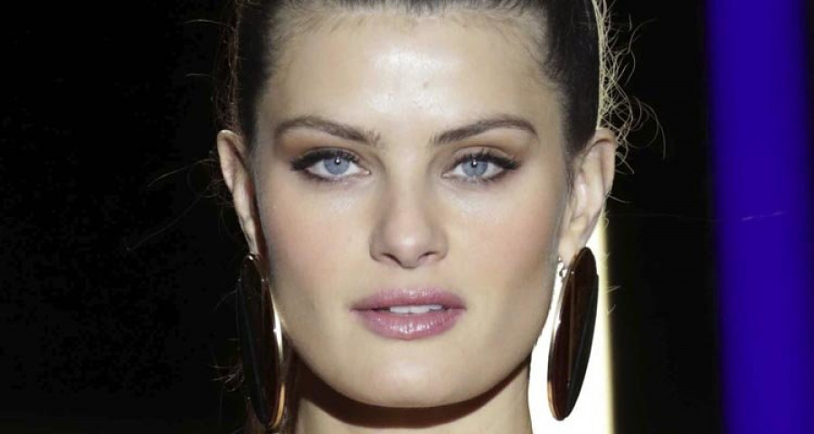 Isabeli Fontana desfila en Madrid tras una ausencia de doce años