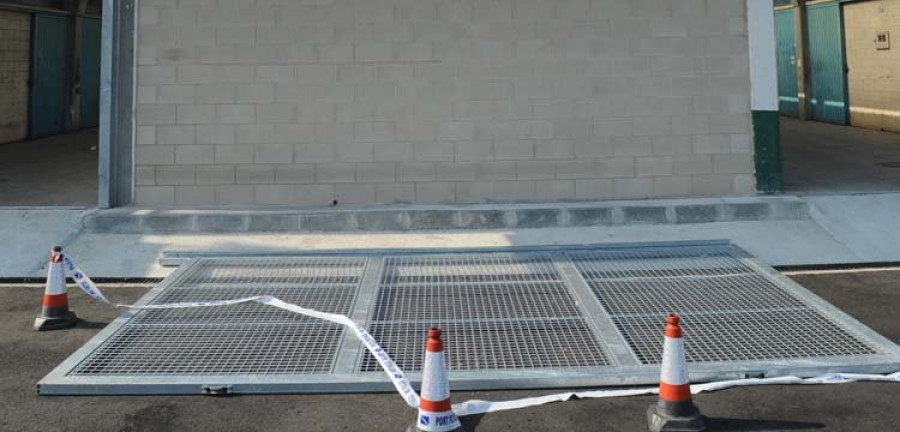 Fallece un hombre en el muelle pesquero de Oza al caerle encima un portalón de media tonelada