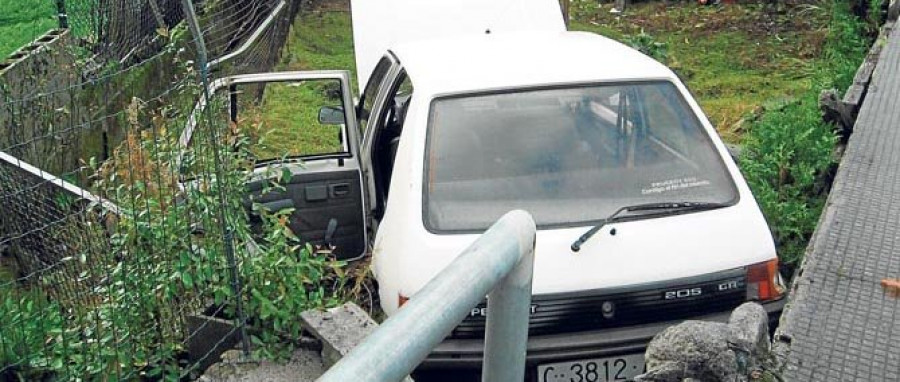 Herida grave una mujer rumana en  un accidente de tráfico en Bergantiños