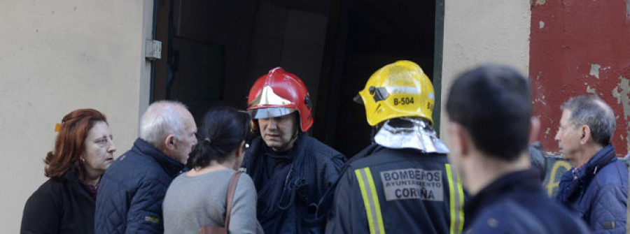 Un bombero fuera de servicio salva a una octogenaria de morir asfixiada en su domicilio