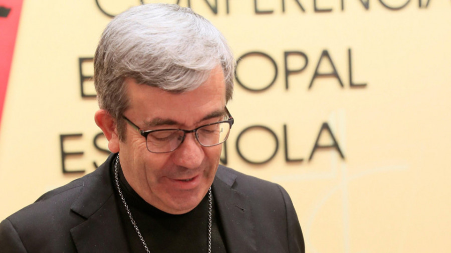 El portavoz de los obispos se disculpa por dar a entender que los homosexuales no son hombres
