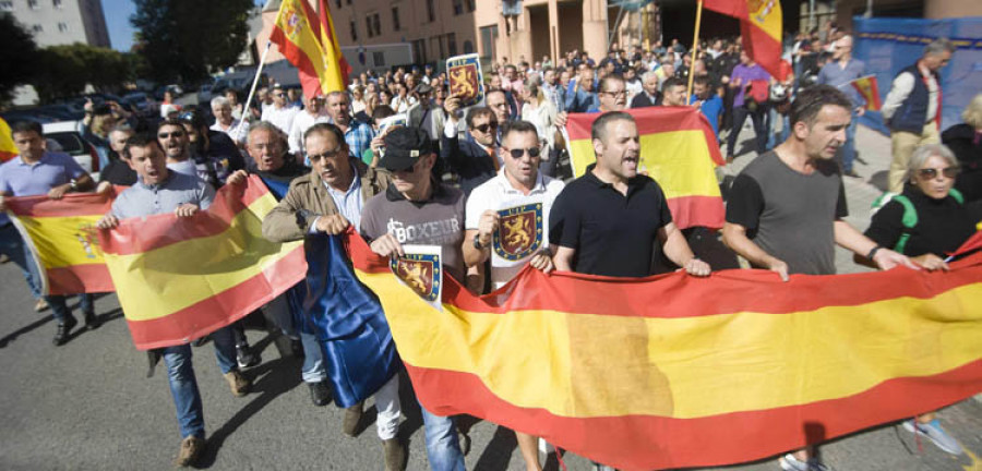 Los antidisturbios coruñeses en Barcelona se plantean coger una baja