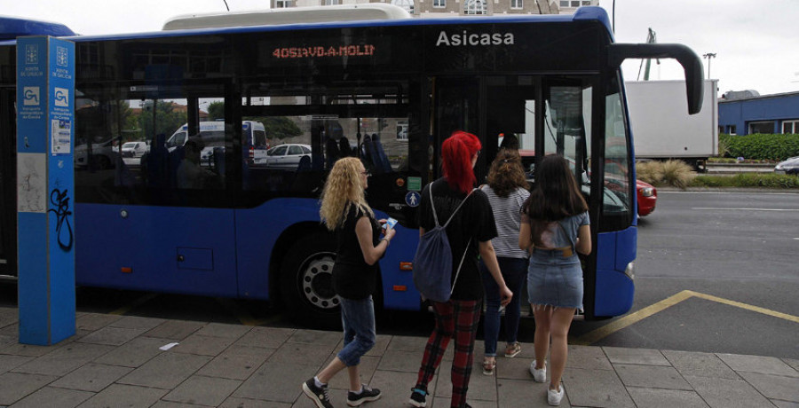 La Xunta estudia poner una parada de bus interurbano en la plaza de Ourense