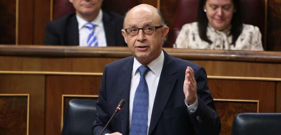 Montoro explicará el miércoles en el Congreso los aplazamientos del IVA y las medidas para el déficit