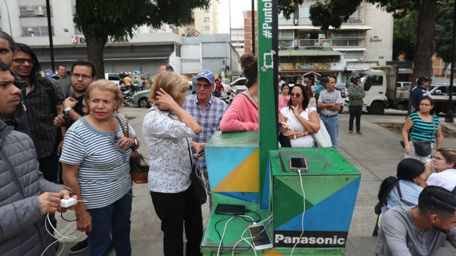 Dos apagones paralizan Venezuela  y aumentan las tensiones con EEUU