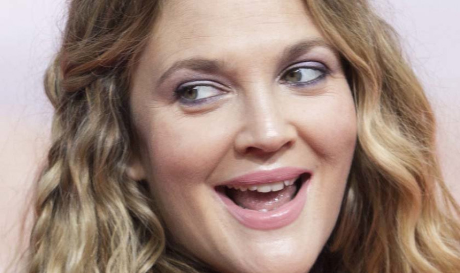 Drew Barrymore vuelve a dar vida a una zombie en “Santa Clarita Diet”