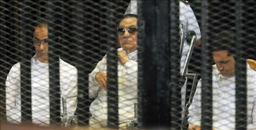 Absuelven a los hijos de Mubarak y a un ex primer ministro de corrupción