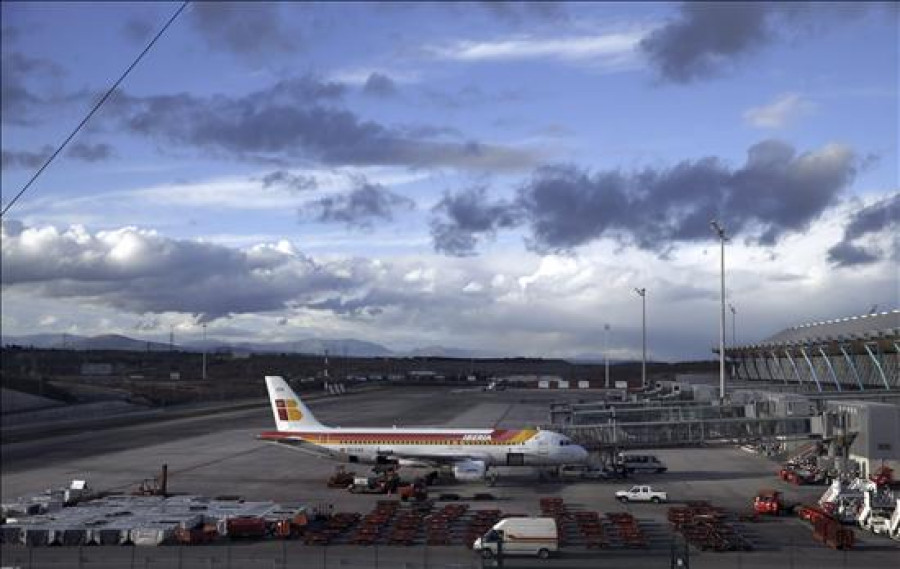 Aeropuertos de Aena perdieron un 7,4 por ciento de vuelos y un 3,6 por ciento de viajeros en 2013