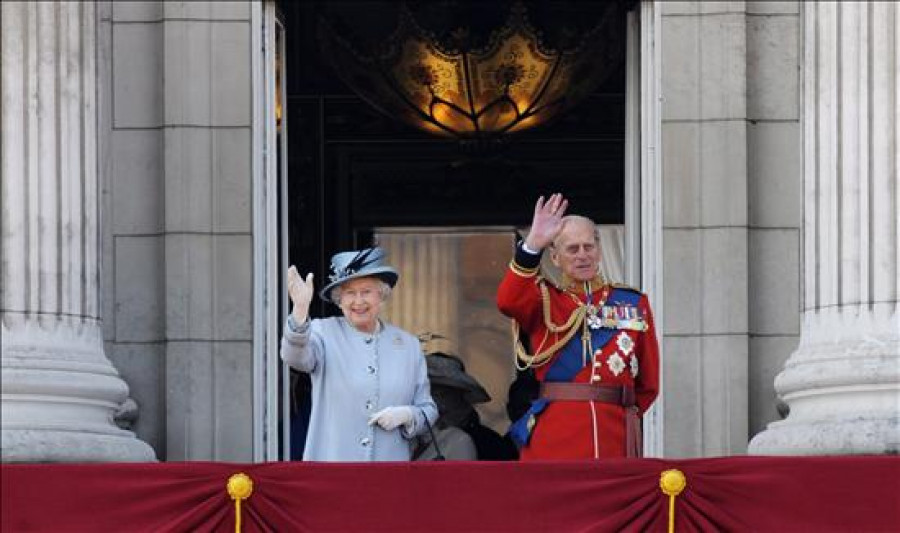 El duque de Edimburgo anuncia que se jubila arropado por un agradecimiento unánime