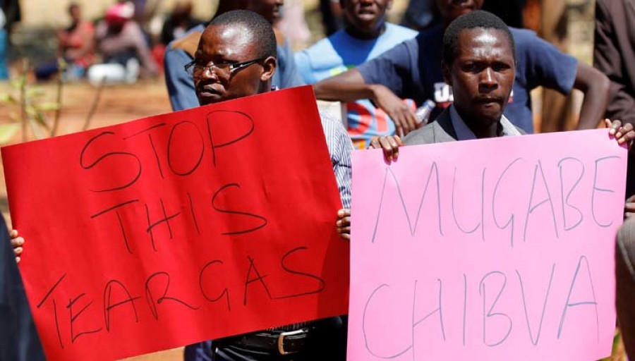 Continúan las protestas por la acción policial en Zimbabwe