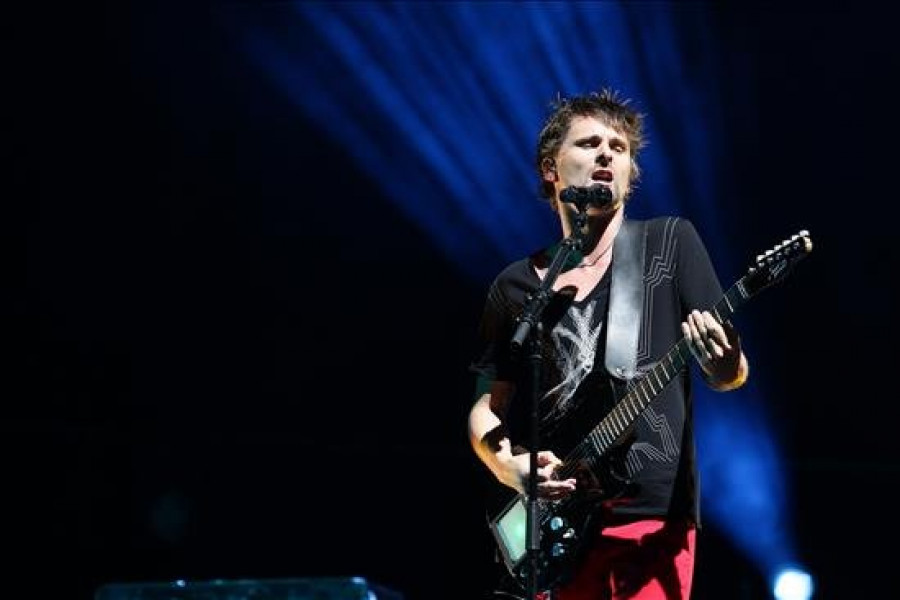 Muse vuelve a "los sonidos fundamentales" de sus orígenes con "Drones"