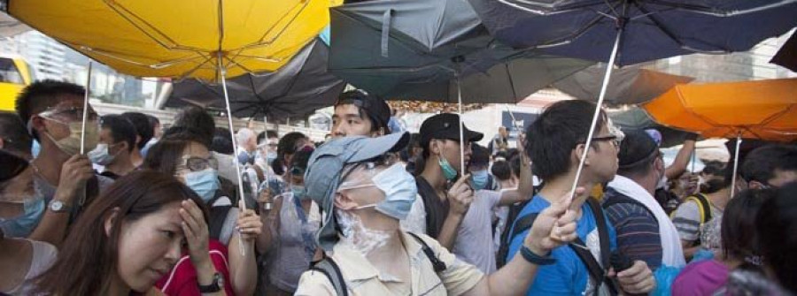 Miles de personas mantienen en Hong Kong las protestas  en favor de elecciones libres