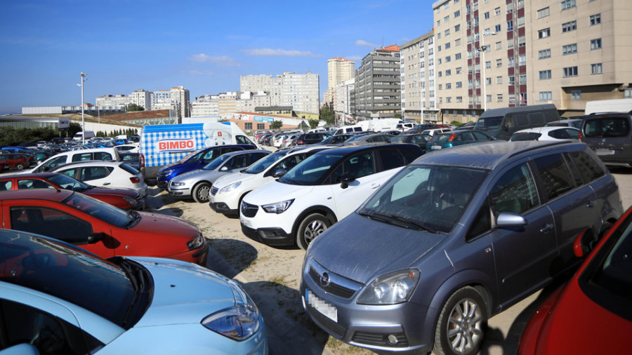 La escasa vigilancia hace de los grandes parkings escenario de robos en coches