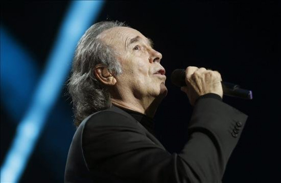 El cantante Joan Manuel Serrat, Hijo Adoptivo de Viana (Navarra)