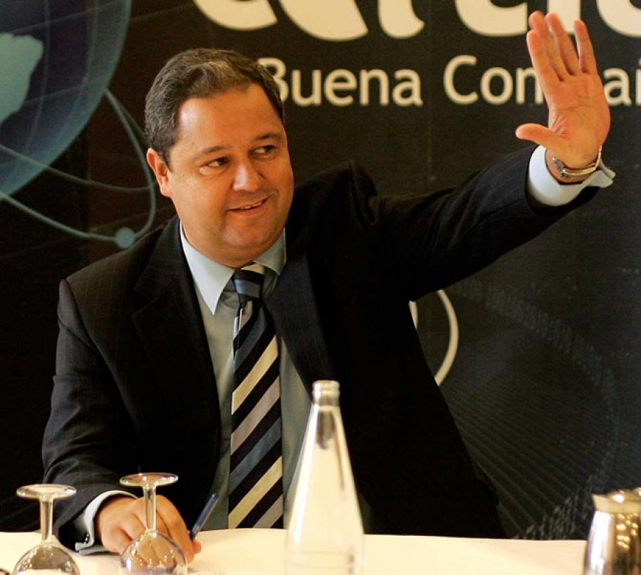 El candidato Tino Fernández, "por NIF", el tercer mayor accionista del club