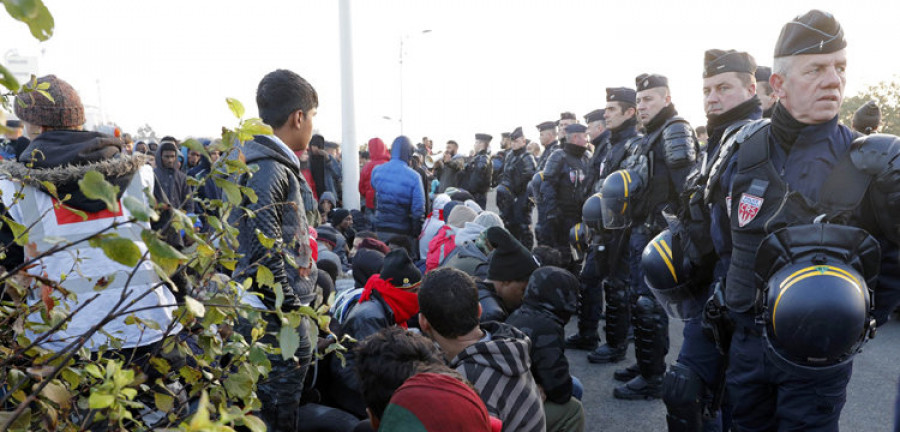 Save the Children y Acnur alertan de los riesgos que sufren los niños en el desalojo del campo de Calais