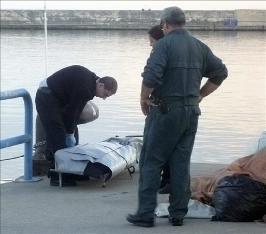 Hallan el cuerpo sin vida de un hombre en una cala rocosa de Motril (Granada)