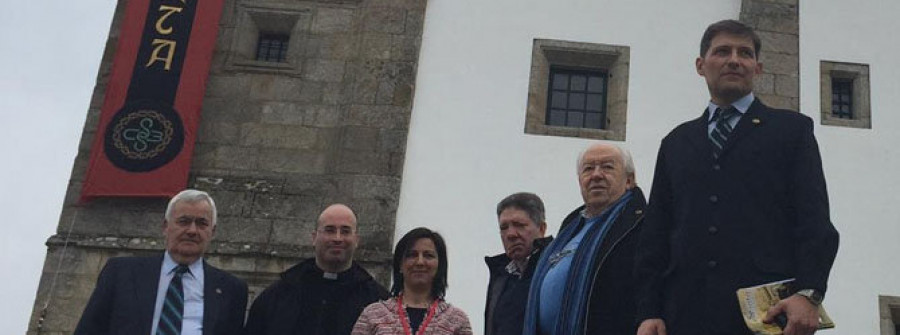 Medio centenar  de niños se une  a los actos de Semana Santa en Betanzos