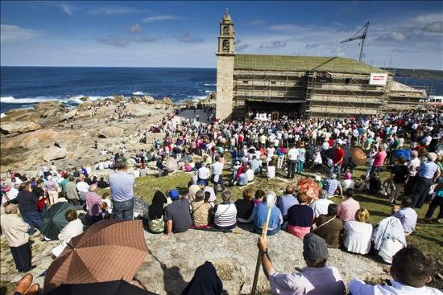 El Santuario de Muxía celebra su romería más atípica tras el incendio de 2013