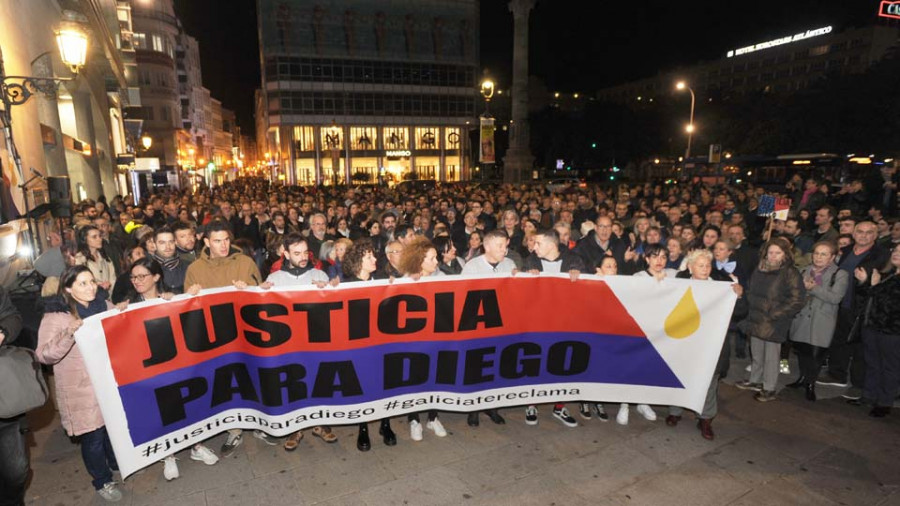 Más de dos centenares de personas claman por justicia para Diego Bello