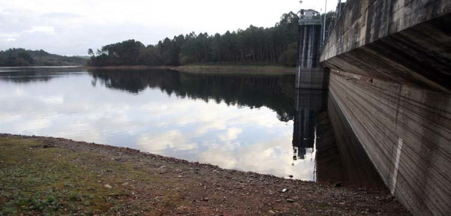 Las últimas lluvias sitúan al embalse de Cecebre en el límite legal de su capacidad