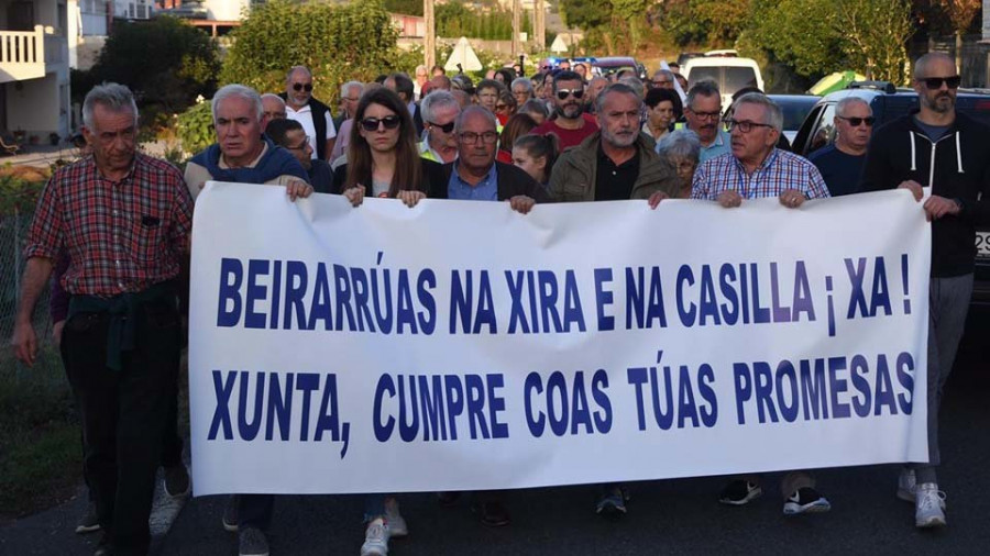 Tercera manifestación popular para reclamar las aceras entre Cambre y A Xira