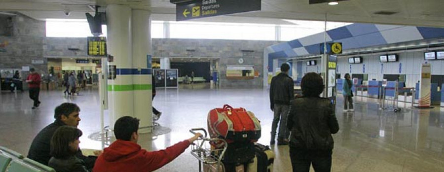 Feijóo lanza un ultimátum a los alcaldes para coordinar los tres aeropuertos